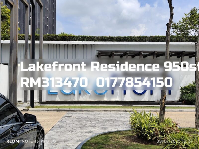Lakefront Residence