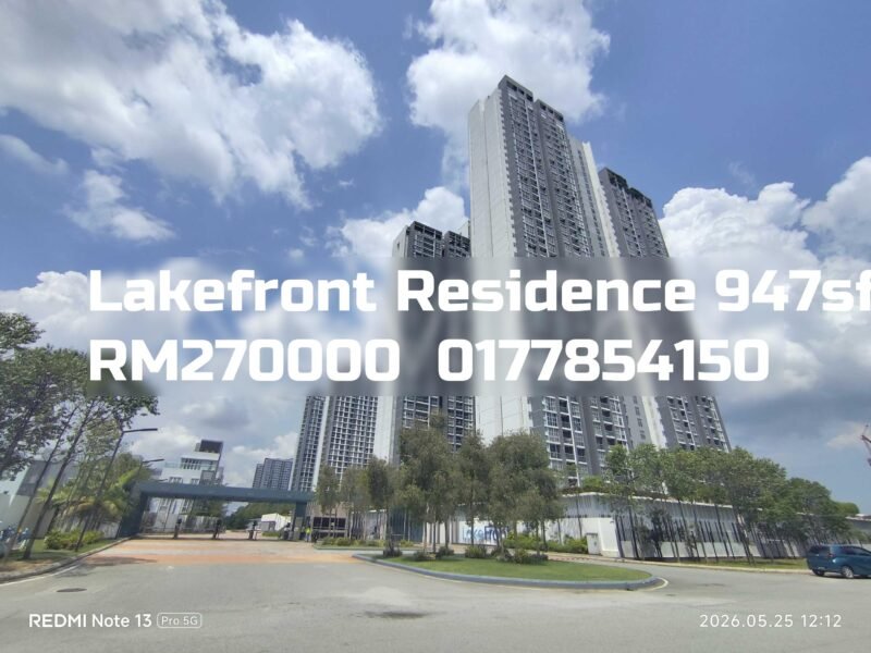 Lakefront Residence